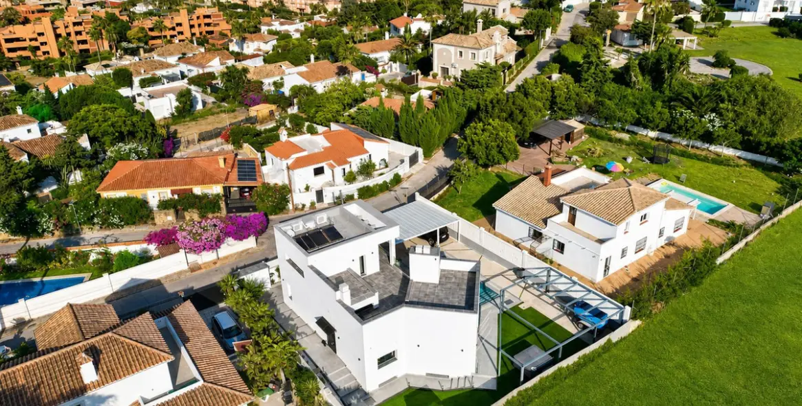 Venta de villa independiente en Estepona 65