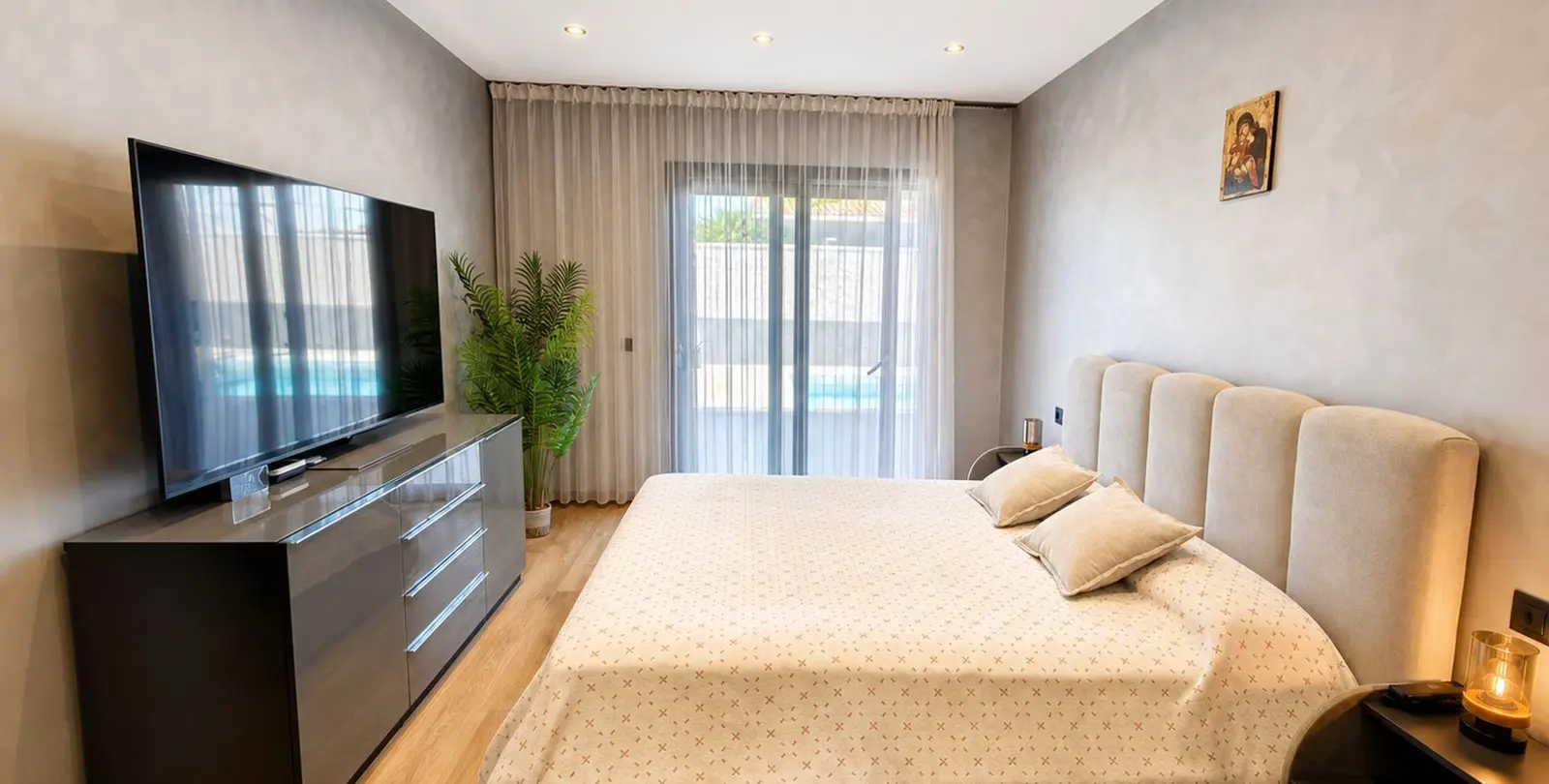 Продажа  отдельно стоящей виллы в Estepona 9