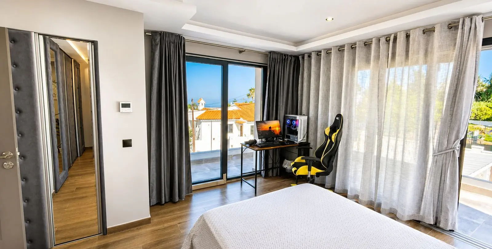 Продажа  отдельно стоящей виллы в Estepona 27