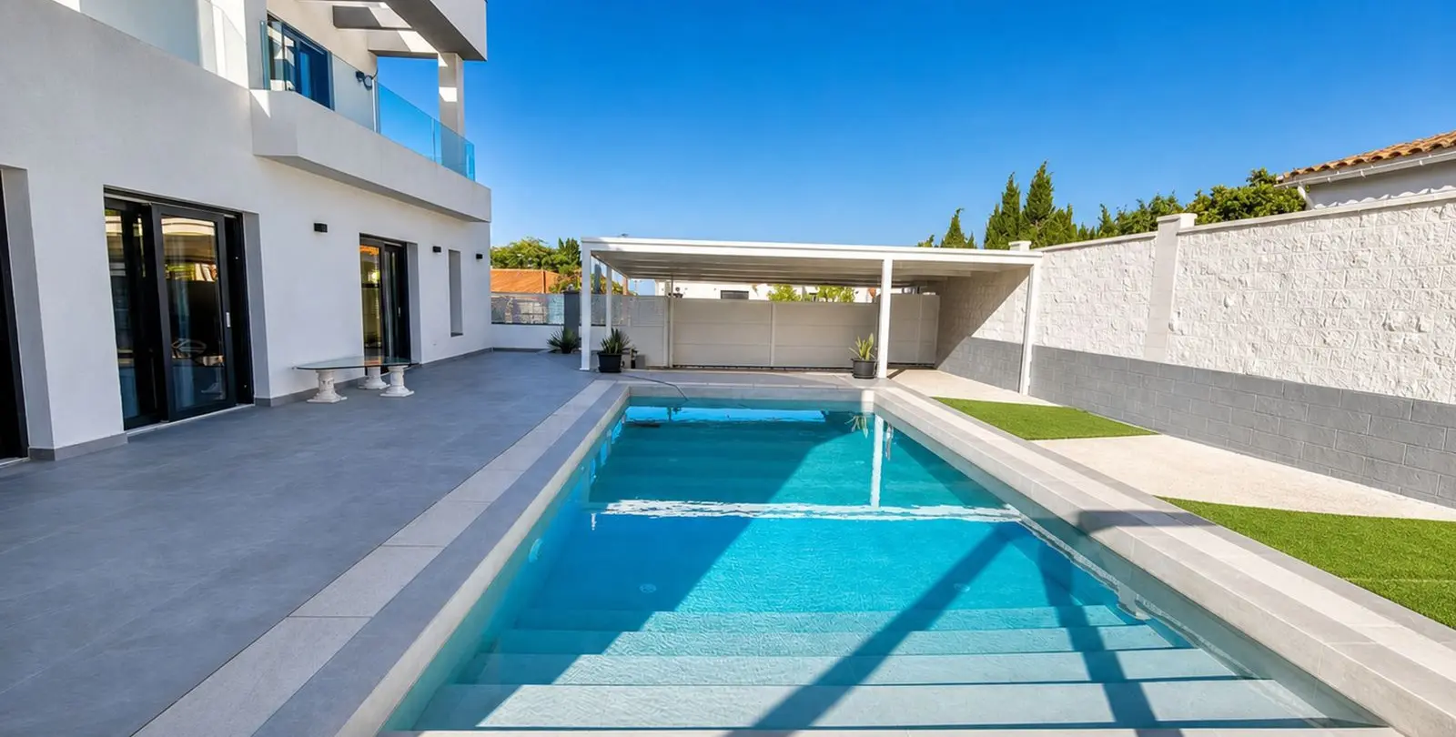 Продажа  отдельно стоящей виллы в Estepona 48