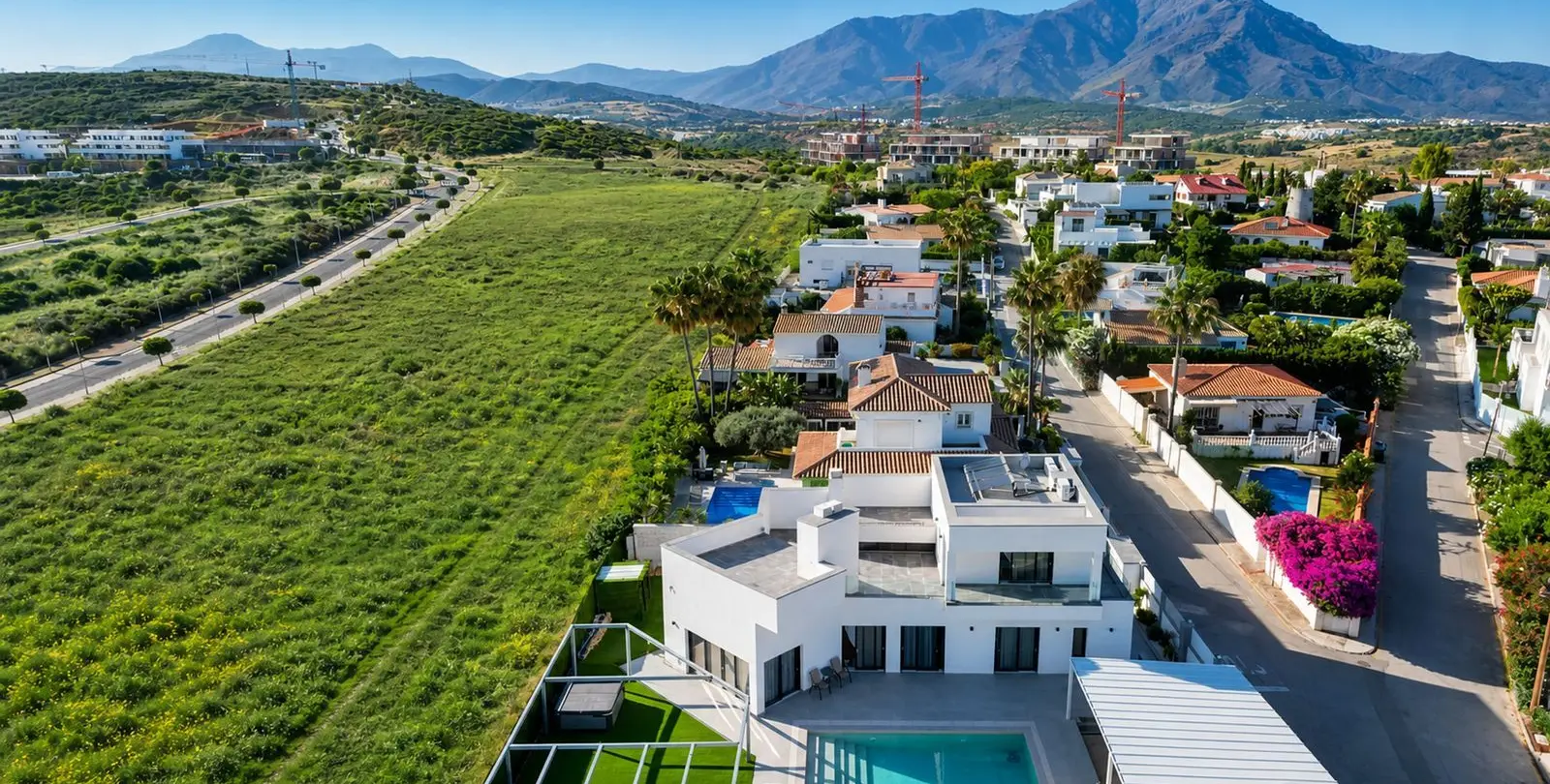 Продажа  отдельно стоящей виллы в Estepona 61