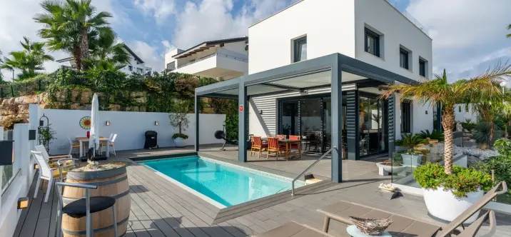 Продажа  отдельно стоящей виллы в Cerros del Aguila 0