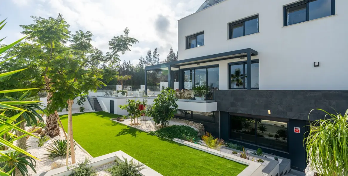 Продажа  отдельно стоящей виллы в Cerros del Aguila 2