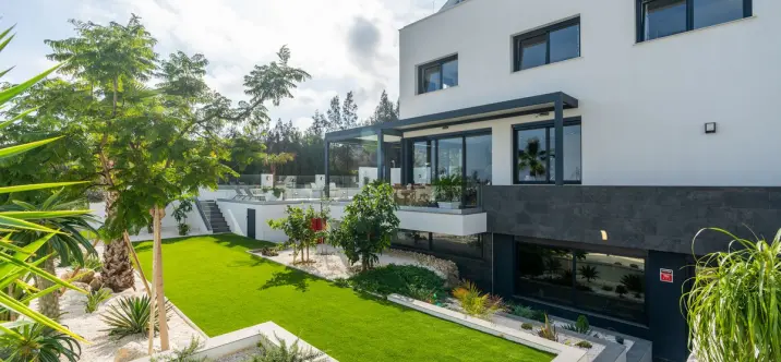 Продажа  отдельно стоящей виллы в Cerros del Aguila 1