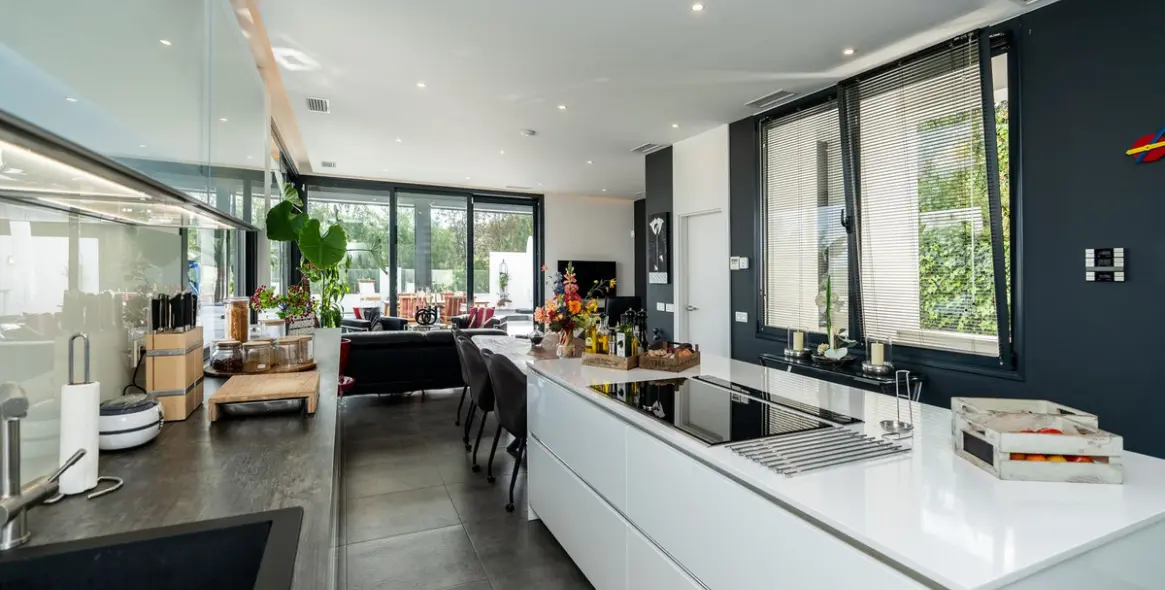 Продажа  отдельно стоящей виллы в Cerros del Aguila 4