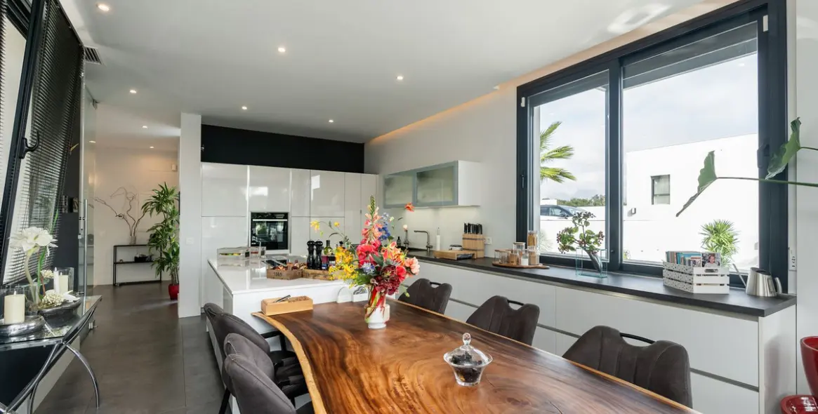 Продажа  отдельно стоящей виллы в Cerros del Aguila 6