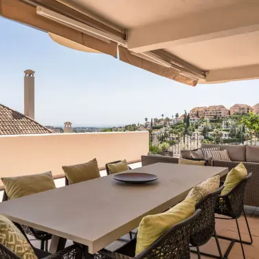 Продажа двухуровневых апартаментов в Nueva Andalucía