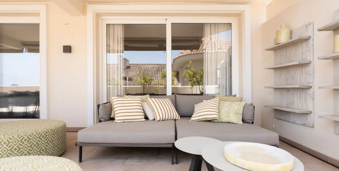 Продажа двухуровневых апартаментов в Nueva Andalucía 11