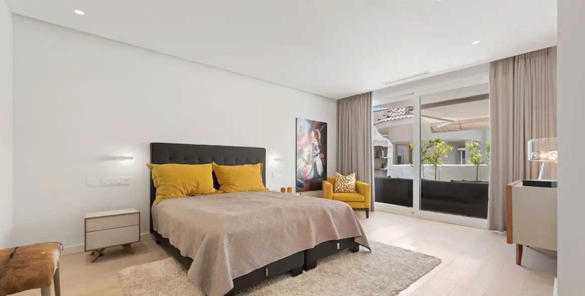 Продажа двухуровневых апартаментов в Nueva Andalucía 14