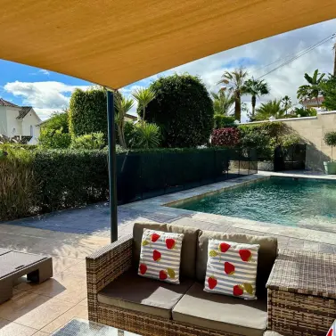 Sale of detached villa in Estepona