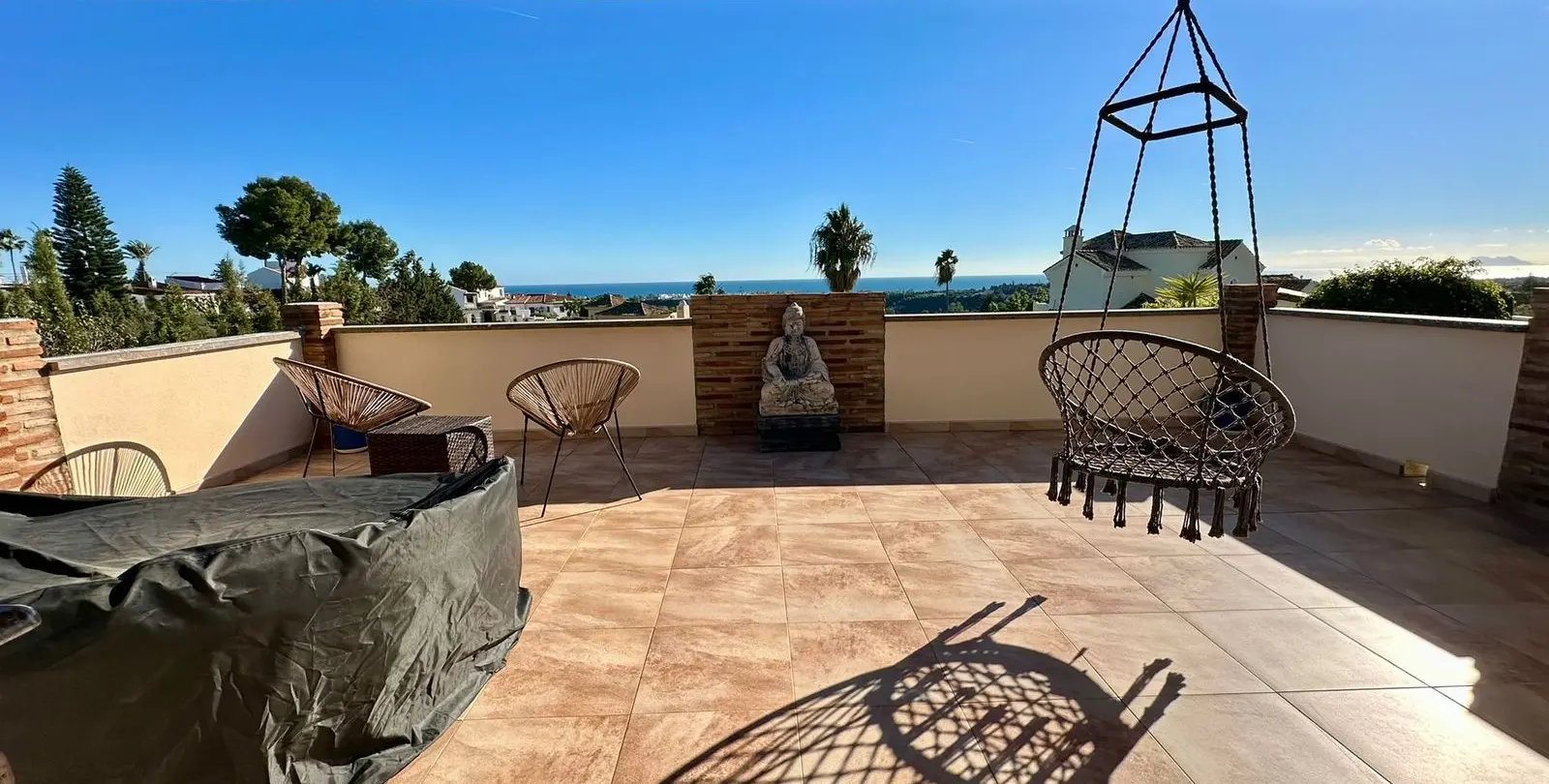 Продажа  отдельно стоящей виллы в Estepona 7