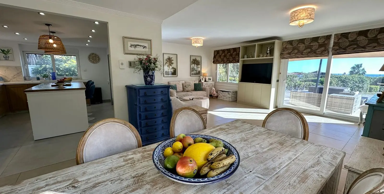 Продажа  отдельно стоящей виллы в Estepona 12