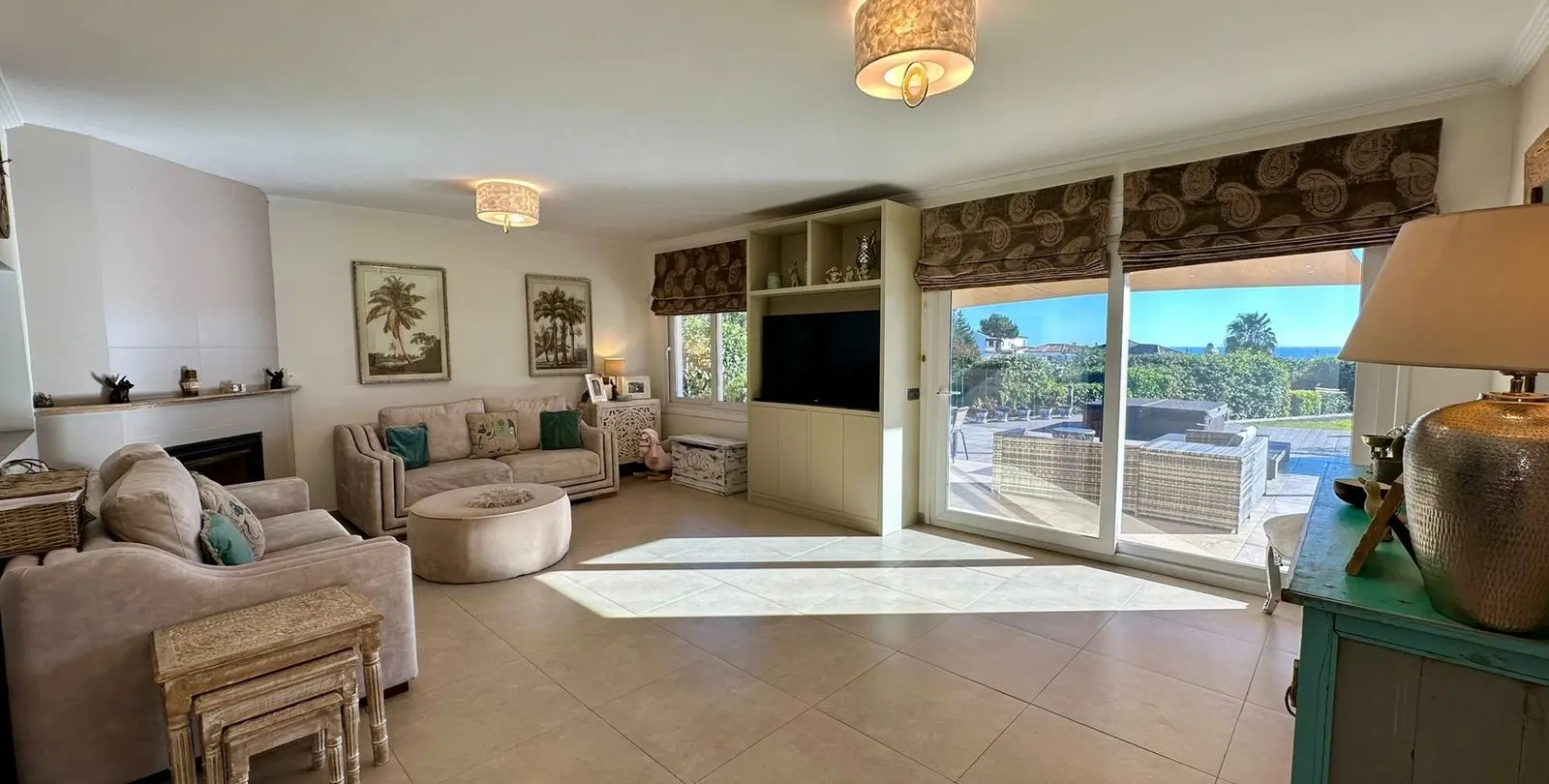 Продажа  отдельно стоящей виллы в Estepona 15