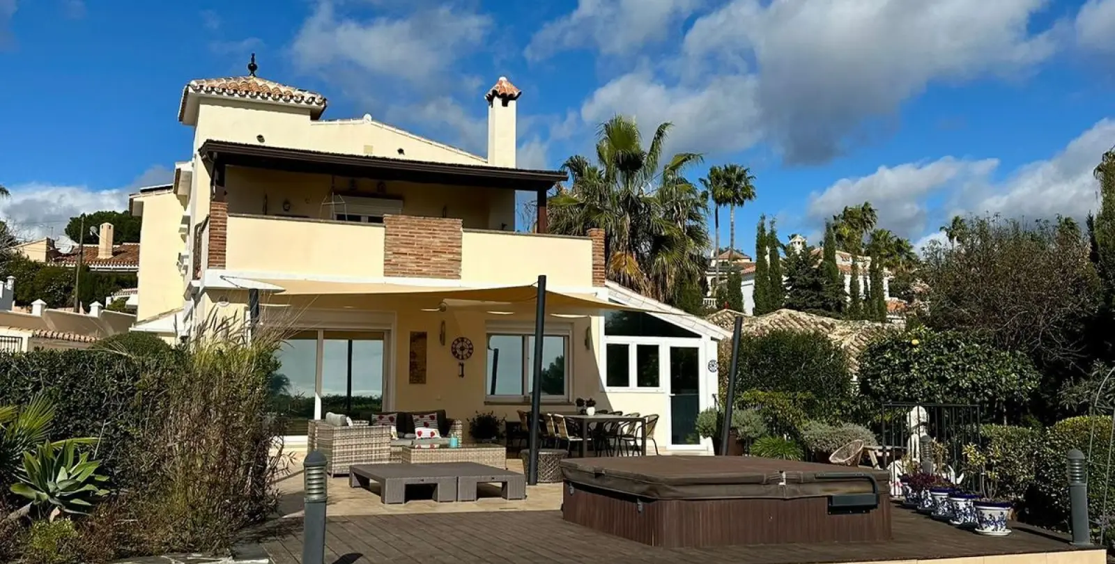 Продажа  отдельно стоящей виллы в Estepona 28