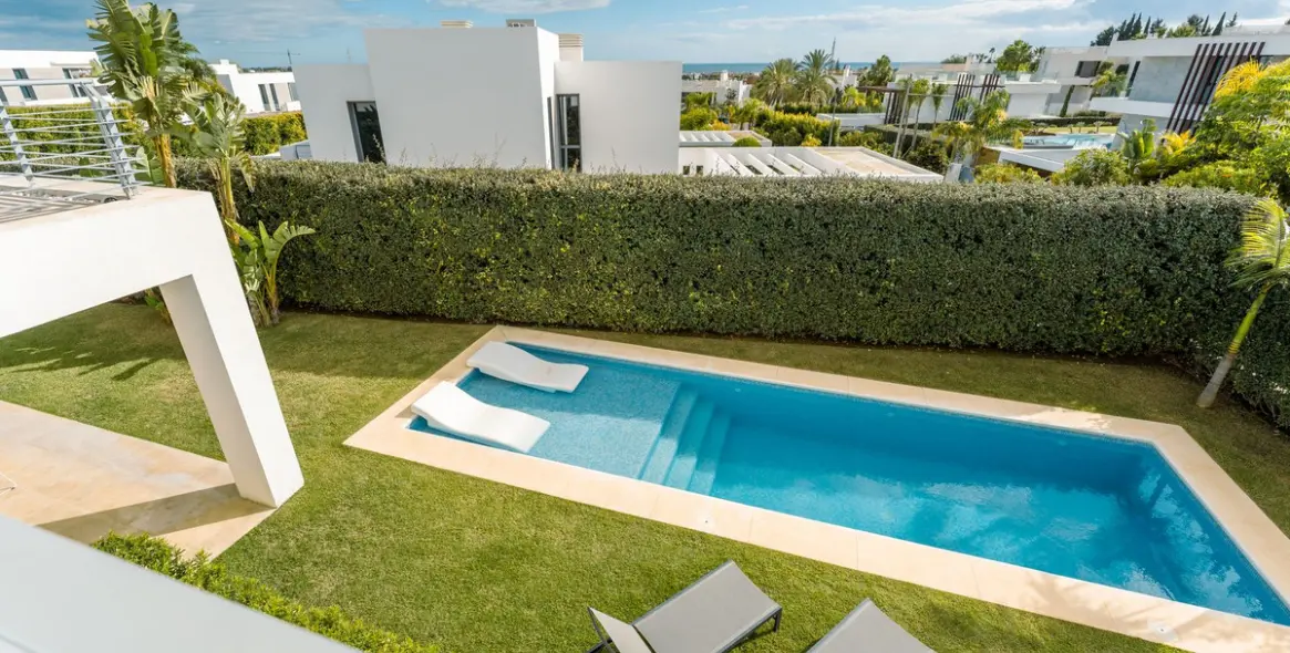 Long-term rent of detached villa in Cancelada 5