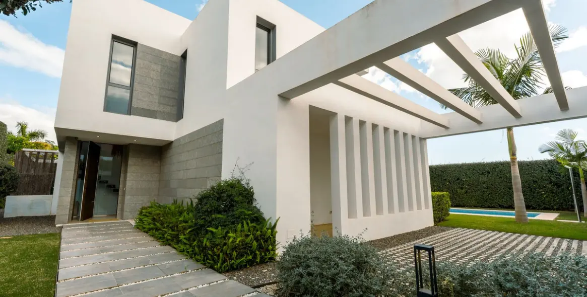 Long-term rent of detached villa in Cancelada 6