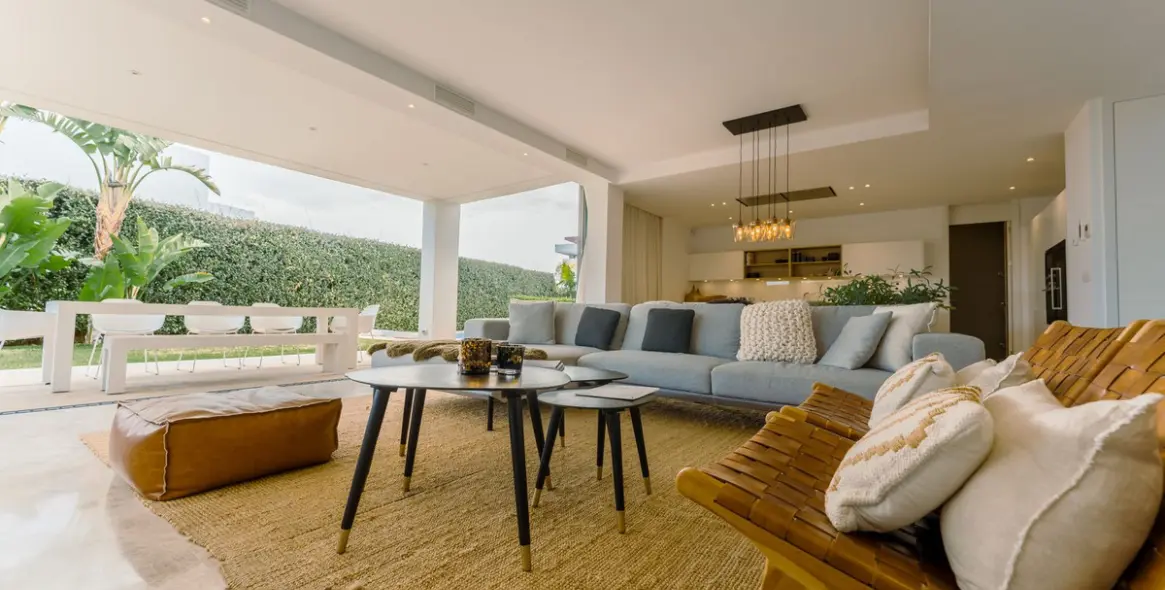 Long-term rent of detached villa in Cancelada 11