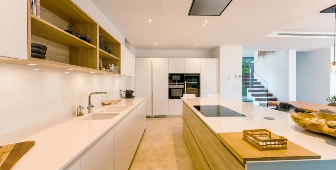Long-term rent of detached villa in Cancelada 16