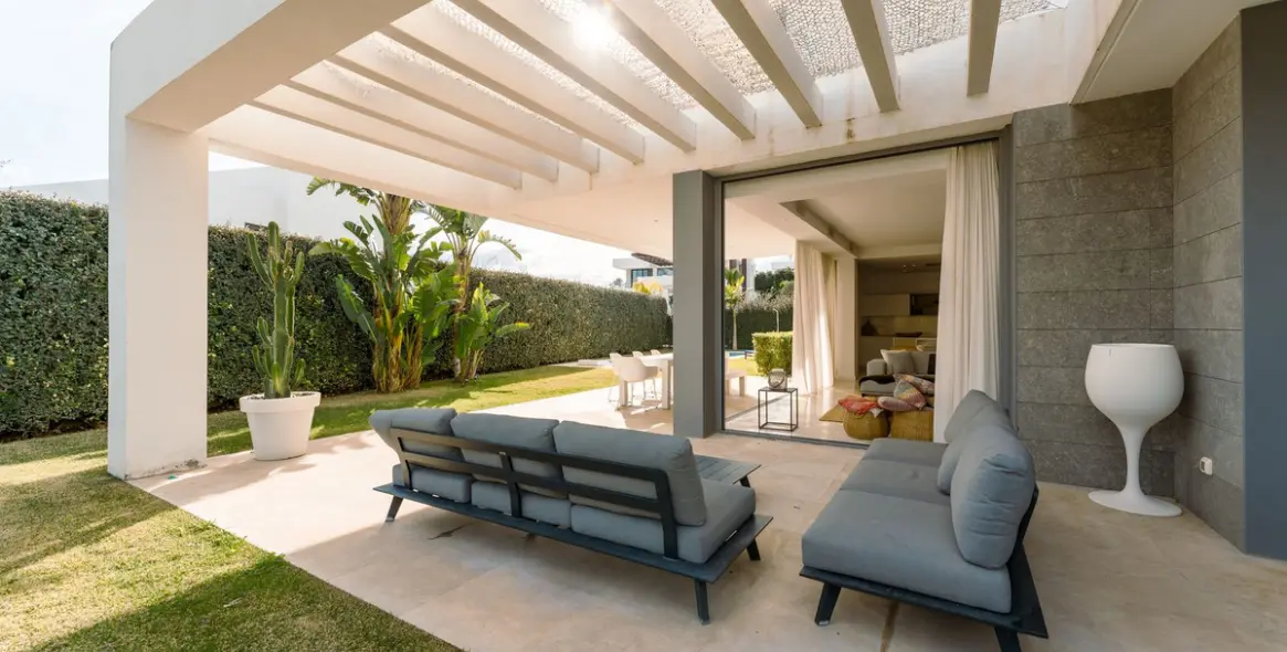 Long-term rent of detached villa in Cancelada 23
