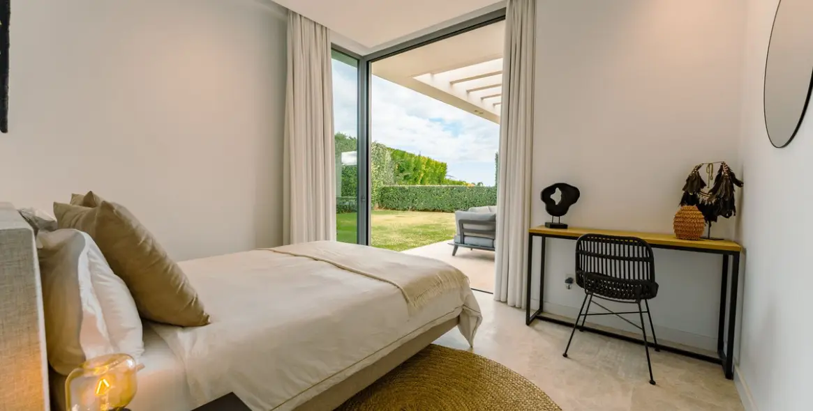 Long-term rent of detached villa in Cancelada 25