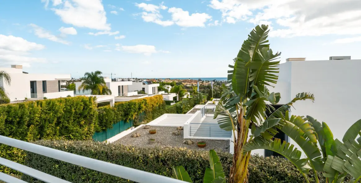 Long-term rent of detached villa in Cancelada 36