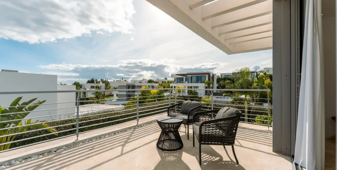 Long-term rent of detached villa in Cancelada 37