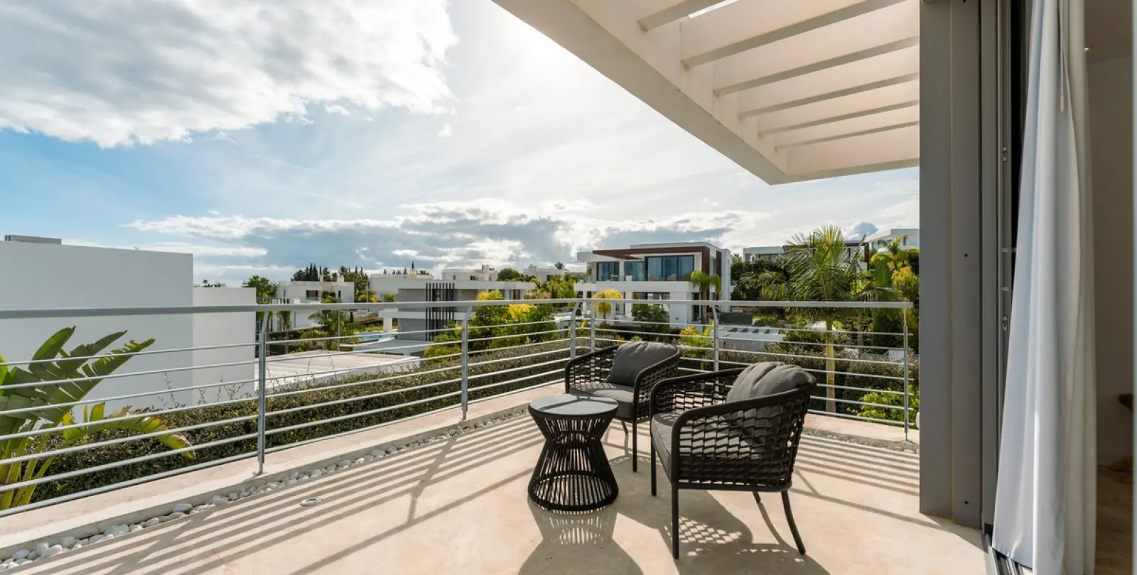 Long-term rent of detached villa in Cancelada 45