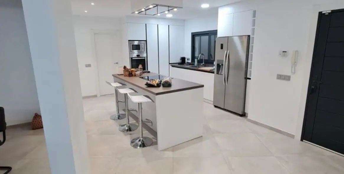 Долгосрочная аренда  отдельно стоящей виллы в Elviria 7