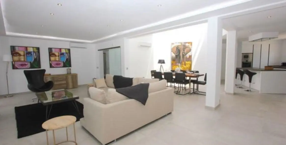 Долгосрочная аренда  отдельно стоящей виллы в Elviria 24