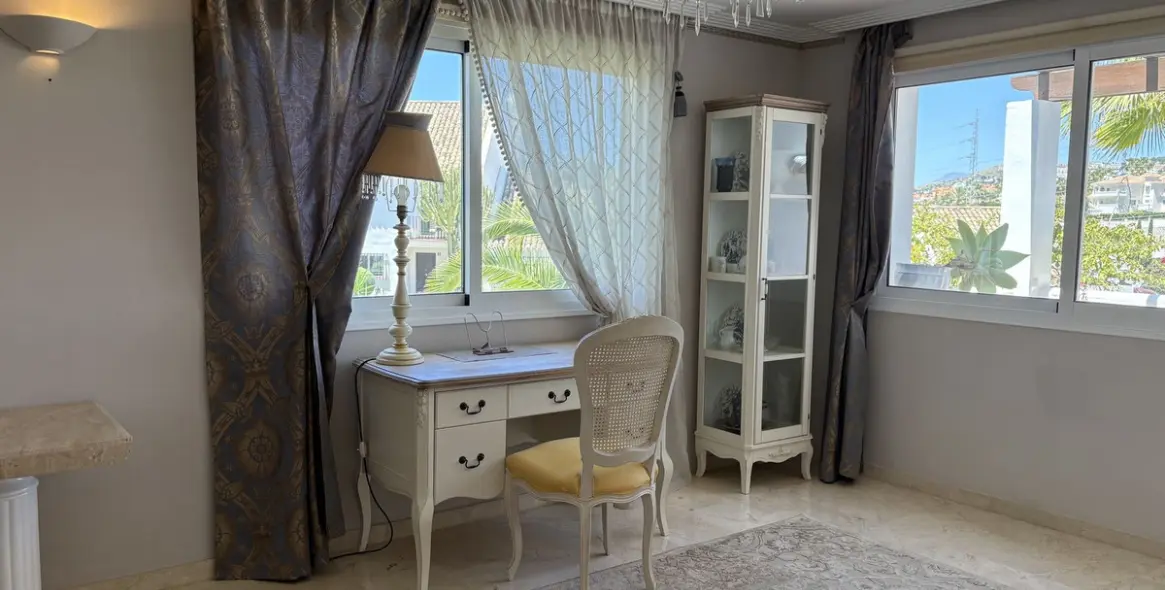 Sale of townhouse in Riviera del Sol 13