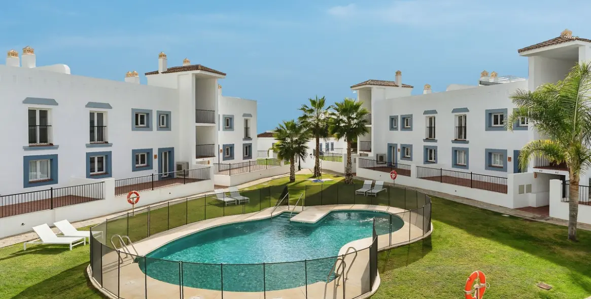 Sale of ground floor apartment in El Paraiso 1