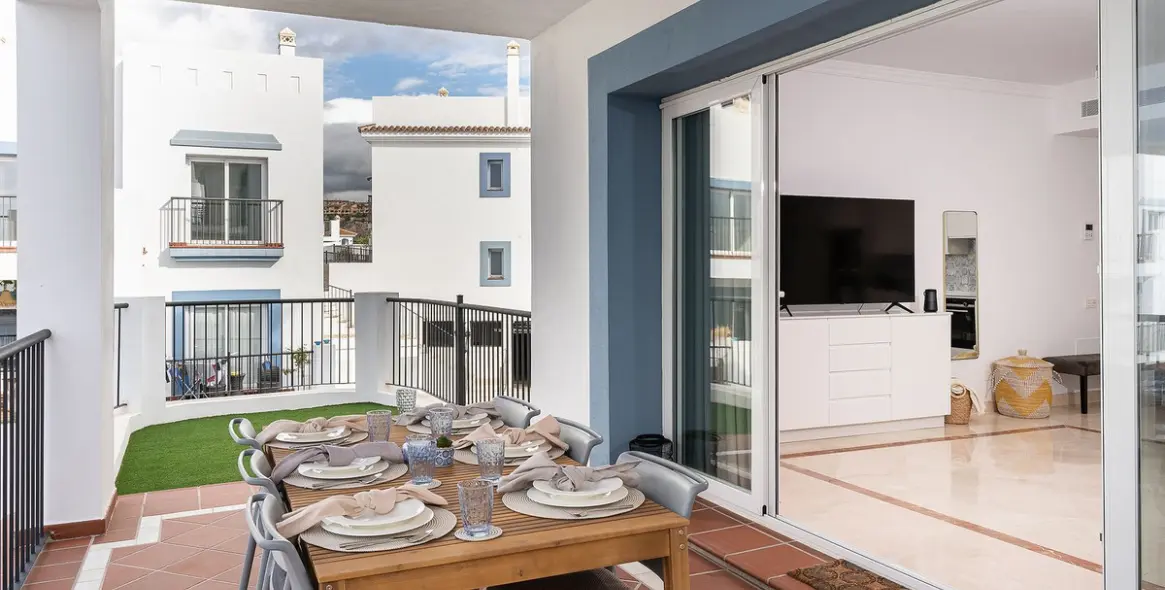 Sale of ground floor apartment in El Paraiso 4