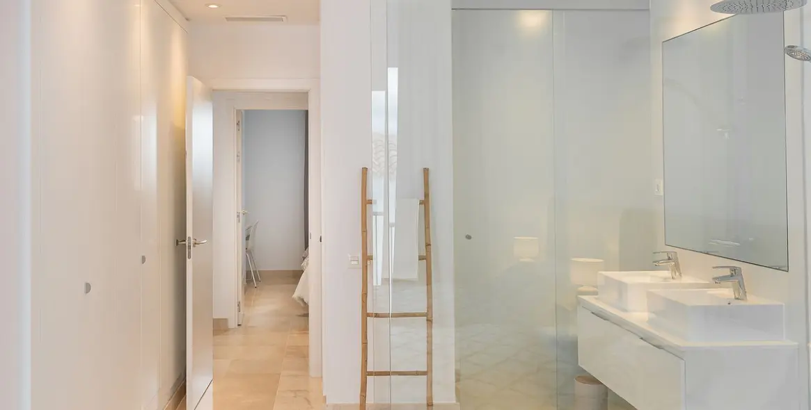 Sale of ground floor apartment in El Paraiso 15