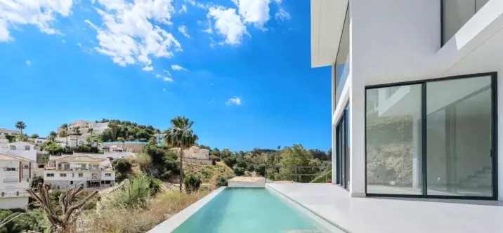 Venta de villa independiente en Cerros del Aguila 3