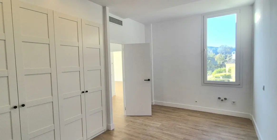 Sale of detached villa in Cerros del Aguila 43