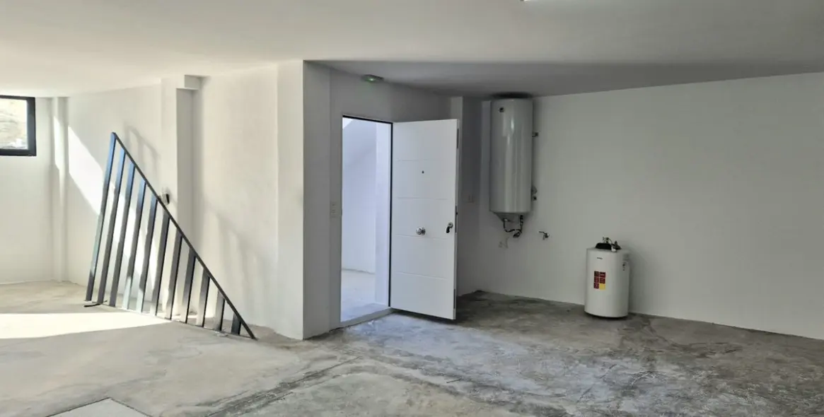 Sale of detached villa in Cerros del Aguila 49