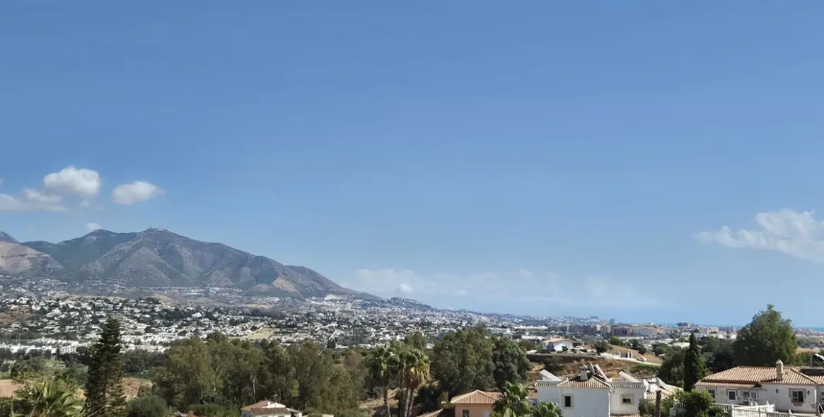 Sale of detached villa in Cerros del Aguila 66