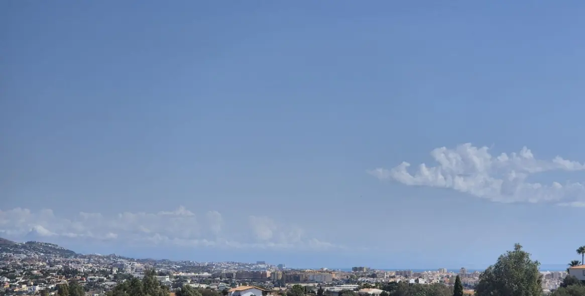 Sale of detached villa in Cerros del Aguila 67