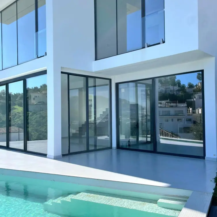 Sale of detached villa in Cerros del Aguila