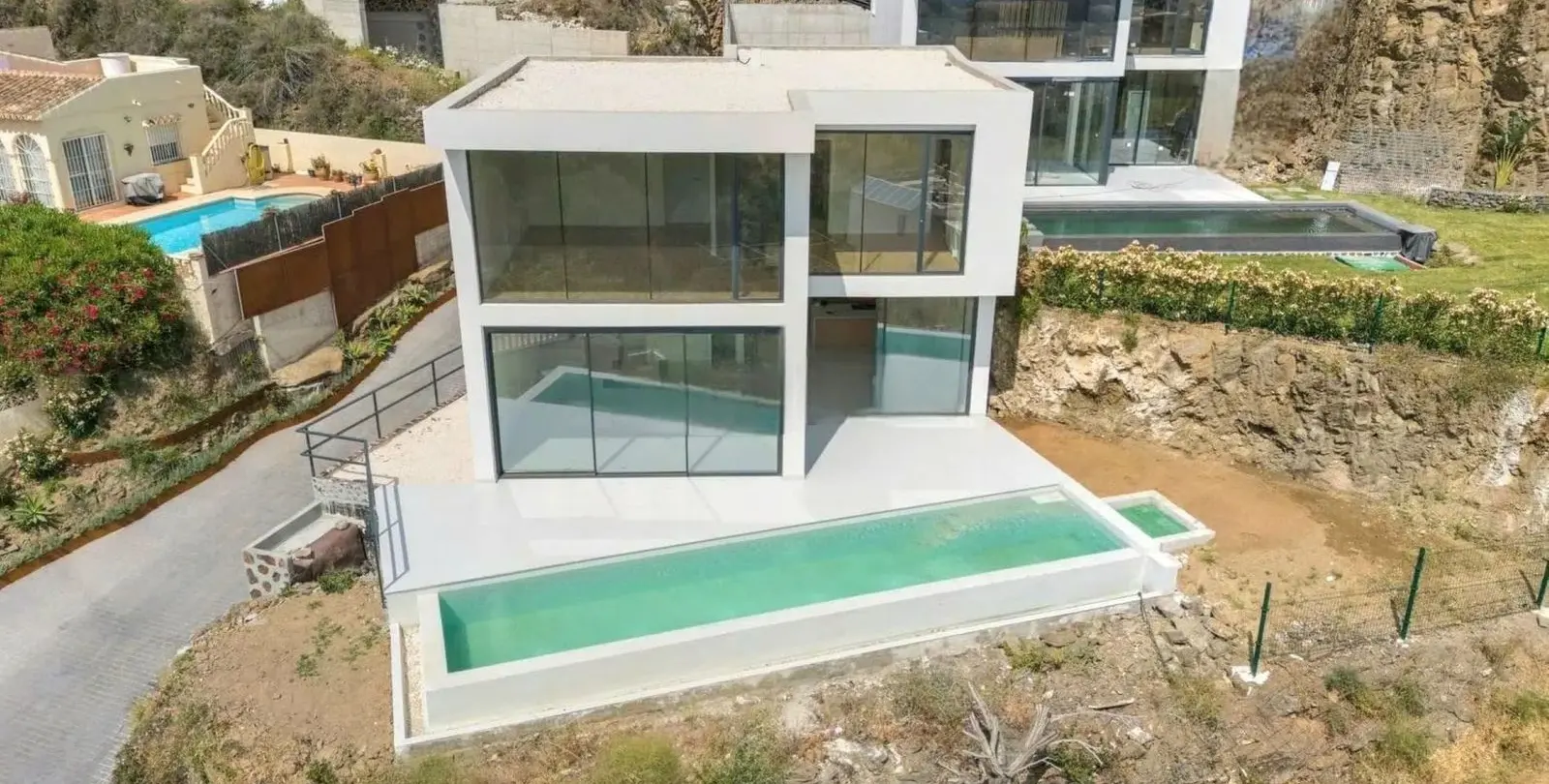 Venta de villa independiente en Cerros del Aguila 4