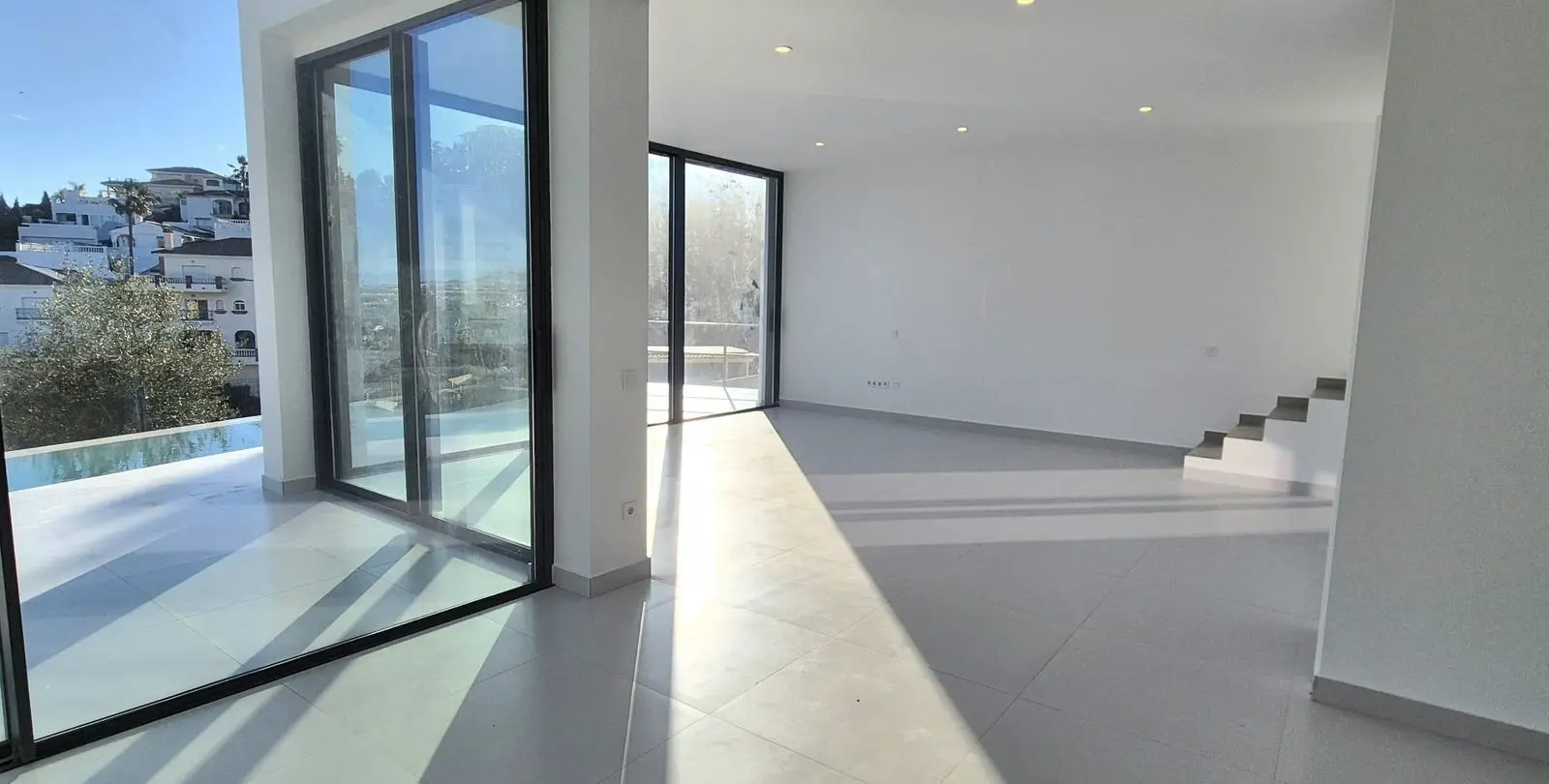 Venta de villa independiente en Cerros del Aguila 8