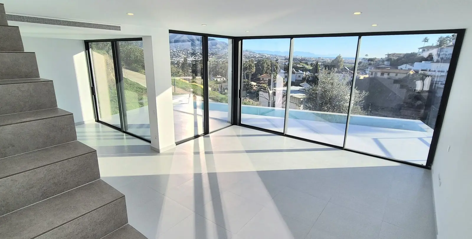 Venta de villa independiente en Cerros del Aguila 13