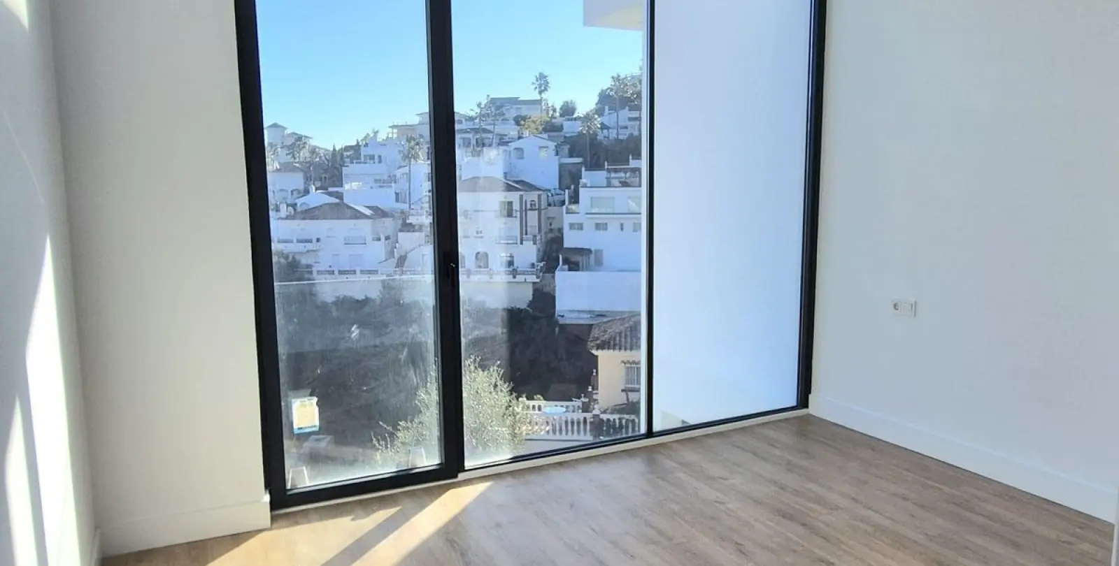 Venta de villa independiente en Cerros del Aguila 35