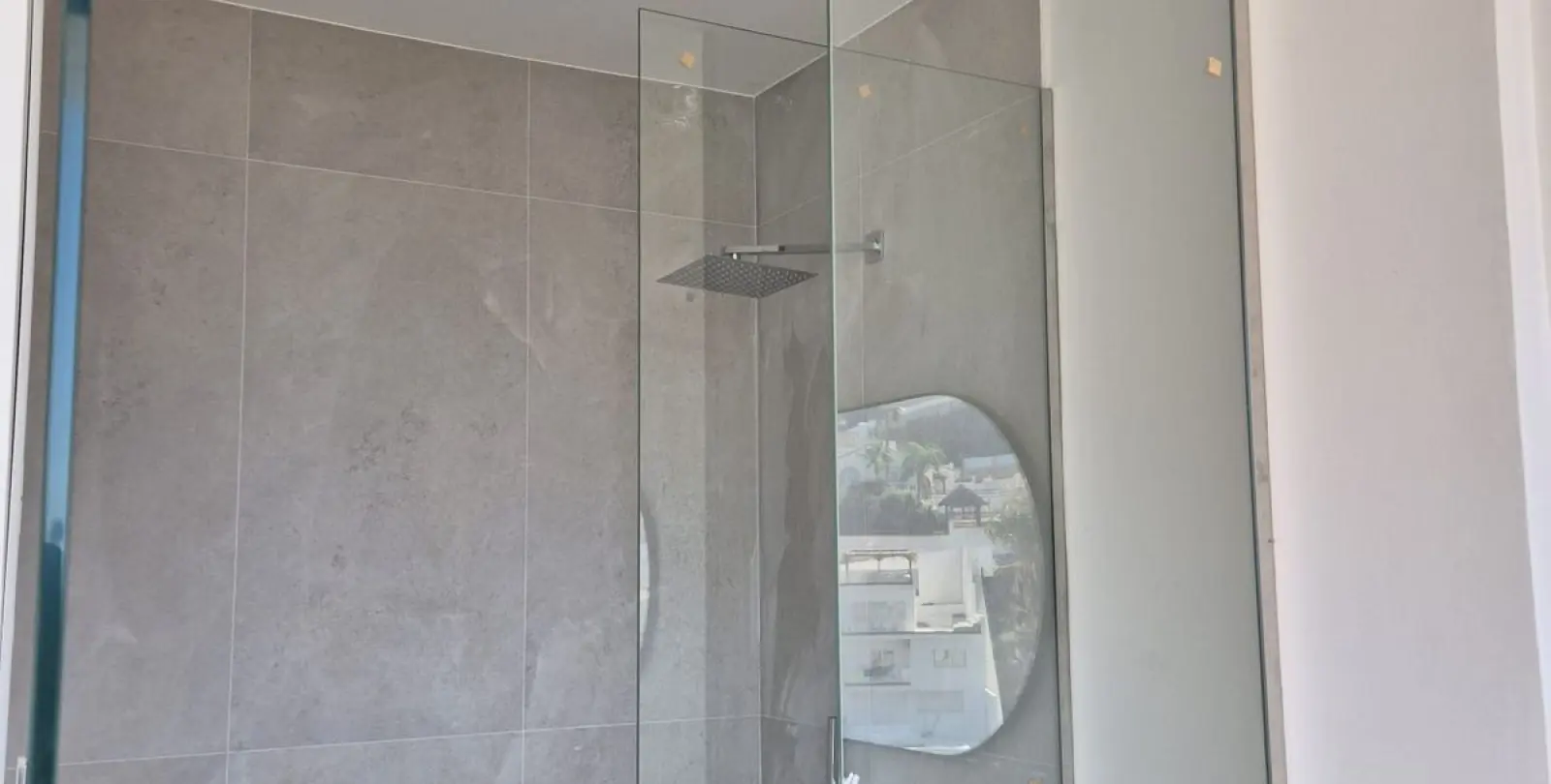 Venta de villa independiente en Cerros del Aguila 39