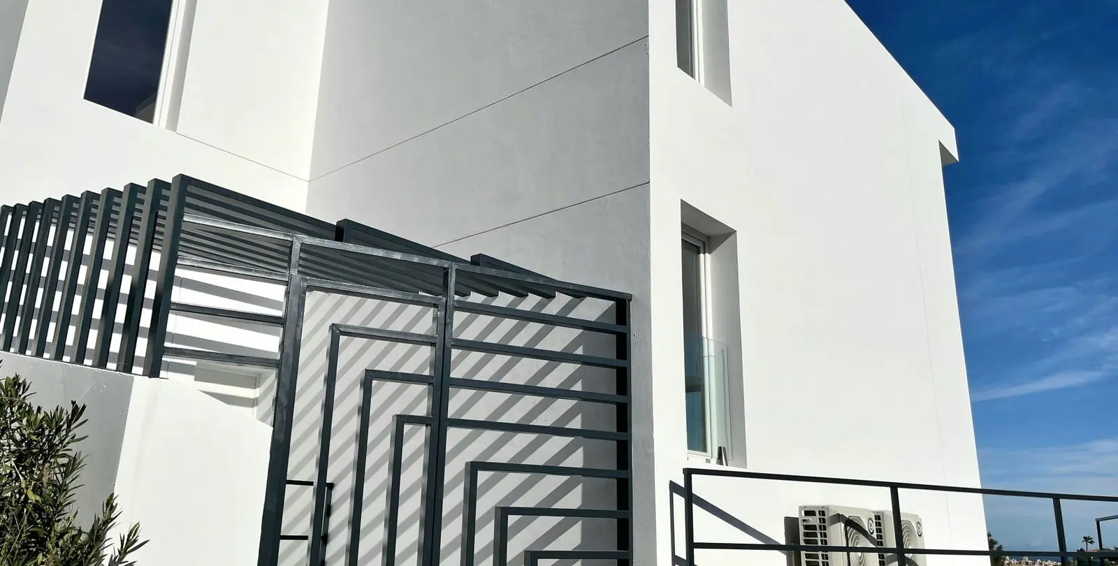 Venta de villa independiente en Cerros del Aguila 72