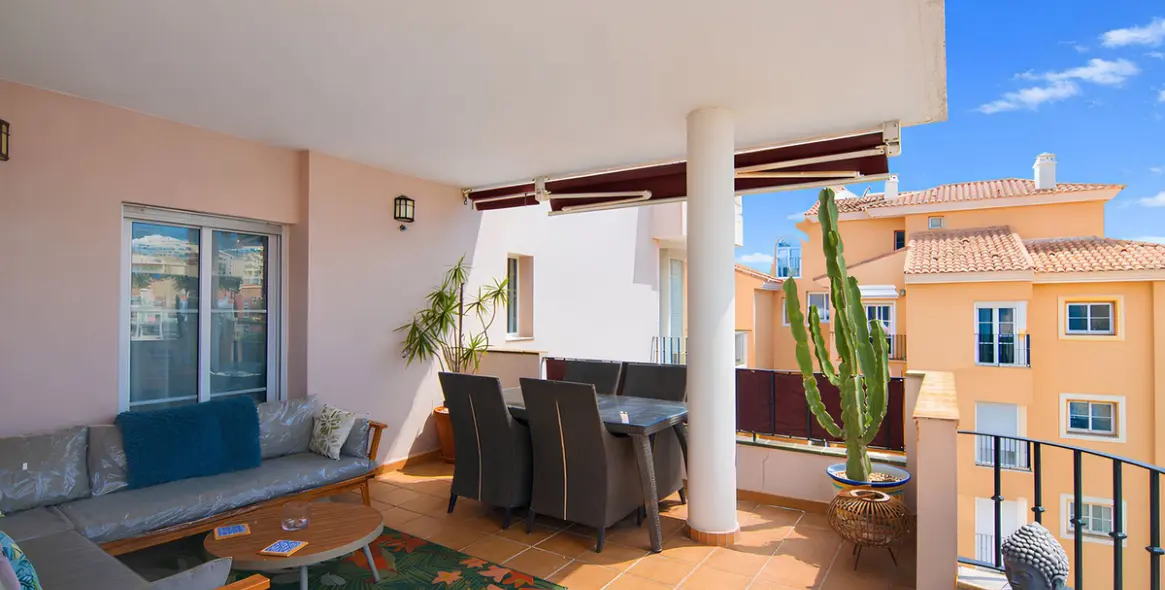 Sale of middle floor apartment in Riviera del Sol 2