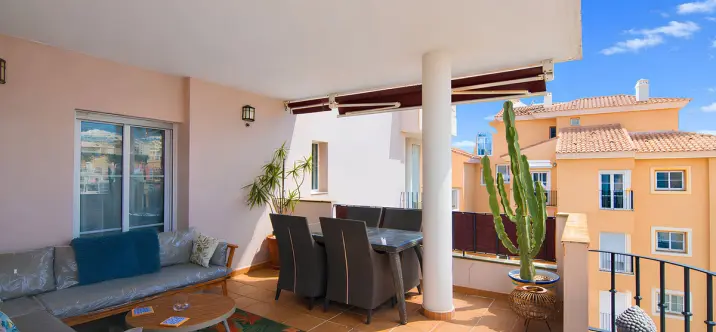 Sale of middle floor apartment in Riviera del Sol 1