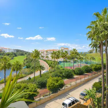 Sale of middle floor apartment in Riviera del Sol