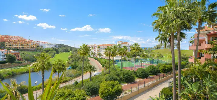 Sale of middle floor apartment in Riviera del Sol 2