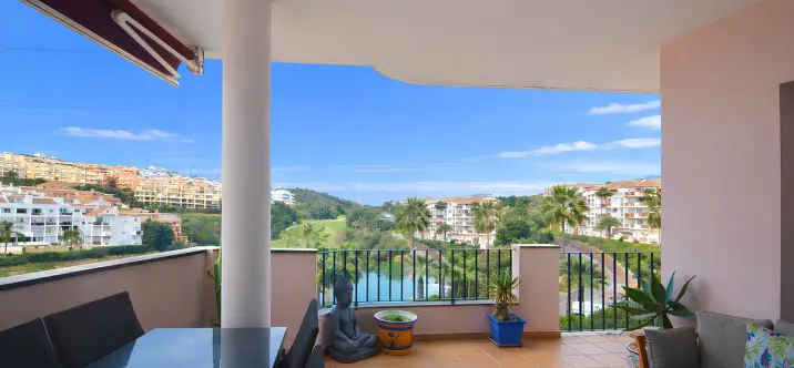 Sale of middle floor apartment in Riviera del Sol 3